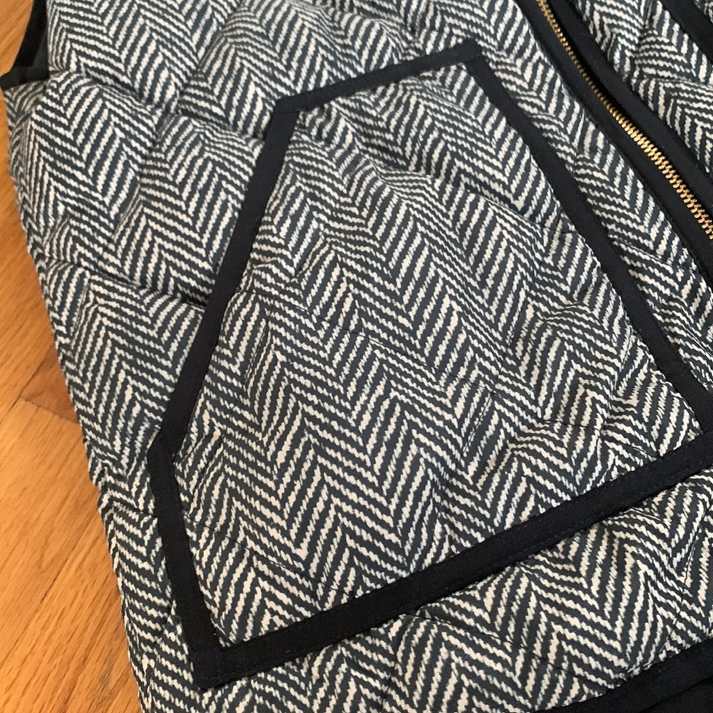 Excellent Condition J. Crew Excursion Quilted Ves… - image 2